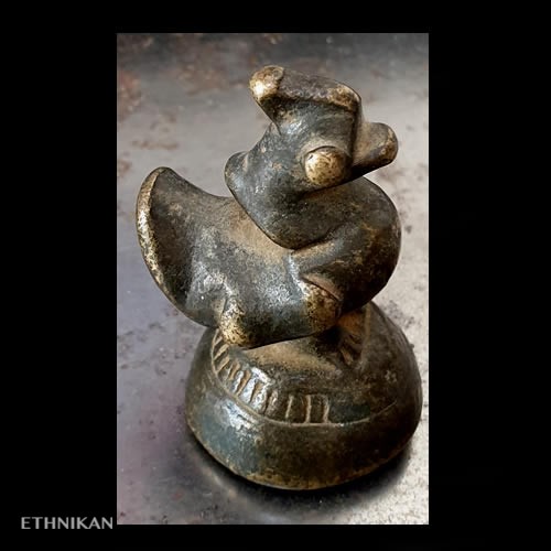 Vieux poids à opium Kachin II – Image 4