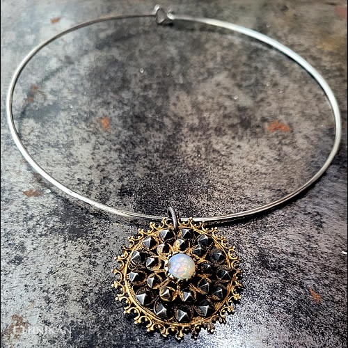 Ancienne paire de boucles d'oreille clips transylvanienne en vermeil – Image 10