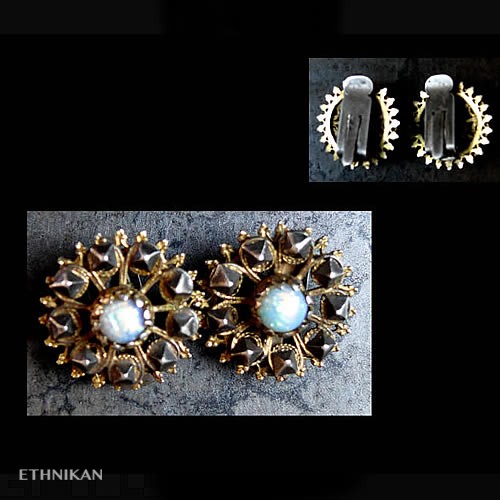 Ancienne paire de boucles d'oreille clips transylvanienne en vermeil – Image 6