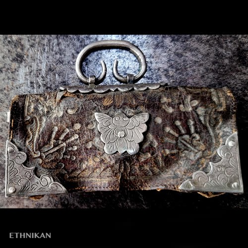 Ancien pendant de châtelaine mongole