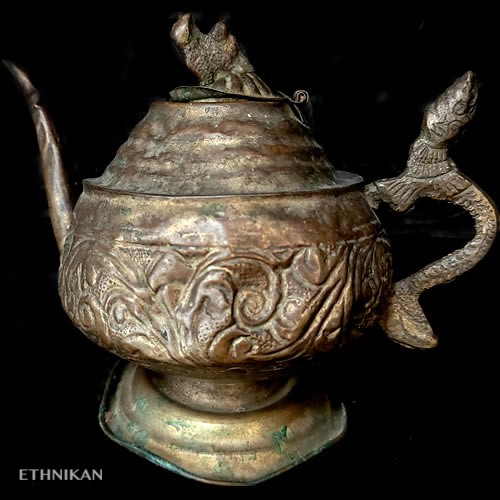 Ancienne théière birmane à motifs bouddhistes une véritable lampe d'Aladin – Image 3