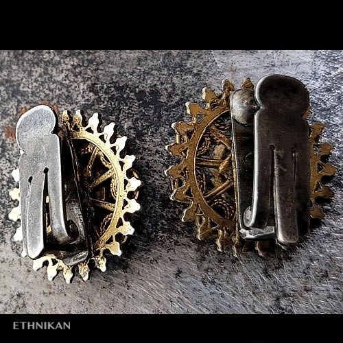 Ancienne paire de boucles d'oreille clips transylvanienne en vermeil – Image 7